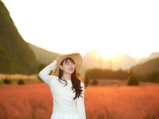 被问爆了！神泉谷千亩“粉黛花海”太出片！