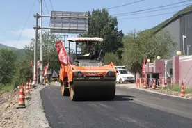 109国道门头沟区清水路段现状：进入路面沥青施工阶段图片