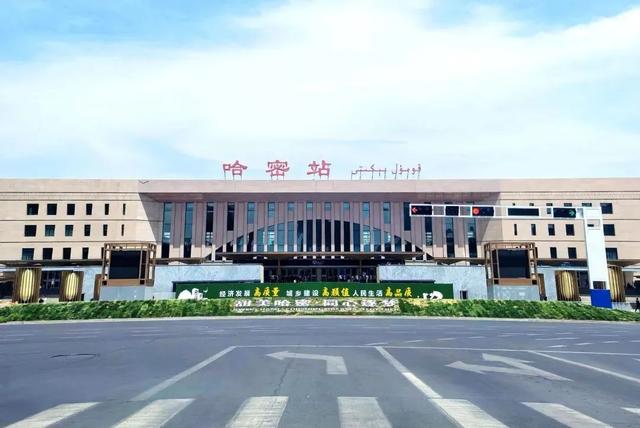 7个方向增开直达列车！网友：竟然能坐火车去看冰川了