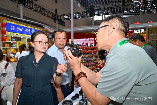 聚焦第七届山西文博会丨大美长治精彩亮相：36家企业携700余种特色产品参展