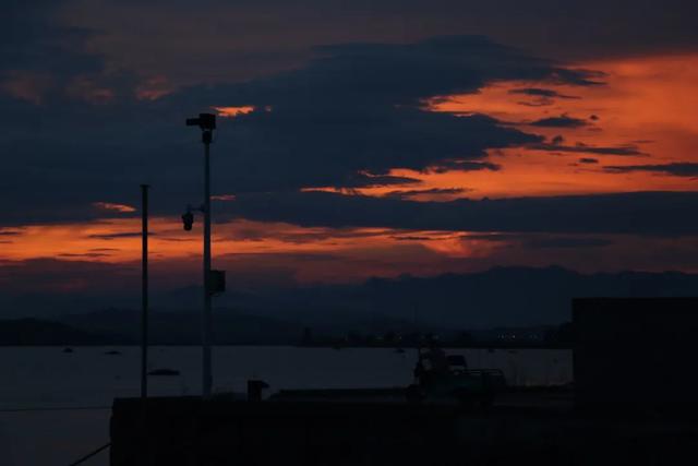 跟着赛事去旅行 | 尾金滩：追风逐浪，邂逅日落