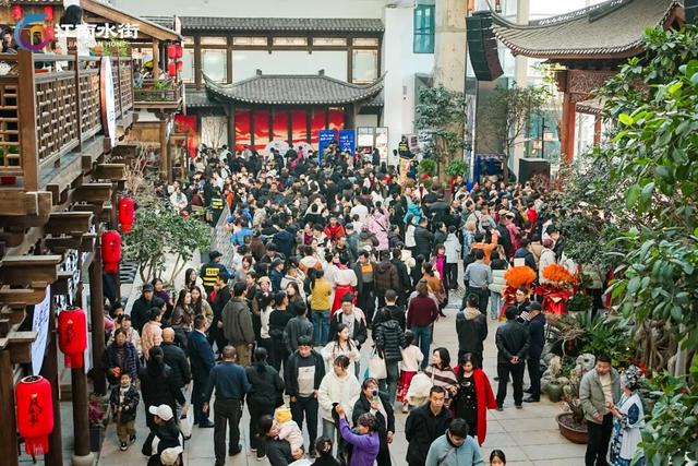 从“一次性打卡”到“反复回访”：江南水街的长尾吸引力在哪里？