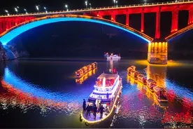 夜游酉水图片