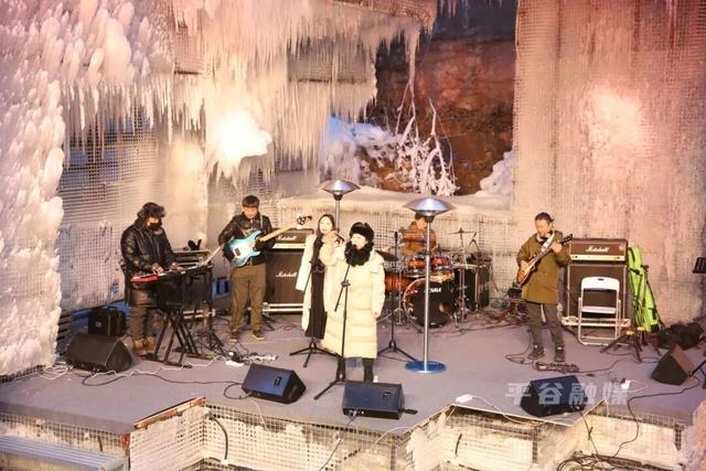 出片率100%！北京震撼冰瀑奇观上线，游客慕“冰”而来