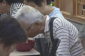 黄浦长者食堂“一卡通吃”全区通享 如何做到？视频封面