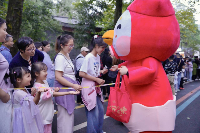 国庆畅游鸡公山景区：从“看风景”转向“享体验”