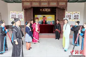 沉浸式旅游风靡山东 游客“入戏”游玩赏景图片