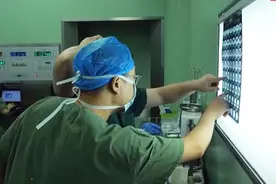 “高龄禁区”被攻破！区人民医院胸外科携手上海名医2厘米微创攻克“高风险”肺肿瘤图片