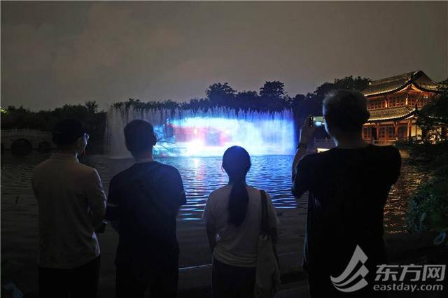 上海世博文化公园“璀璨之夜”重磅上线，把自然、艺术、科技、市集揉进八月的夏夜里