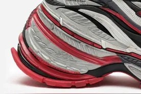 巴黎世家新鞋长这样！看完人傻了！图片