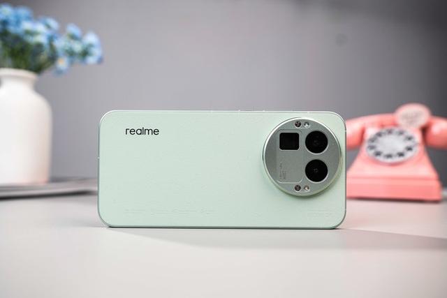 真我 GT8 Pro 评测：理光联名街拍利器，真我太懂年轻人了