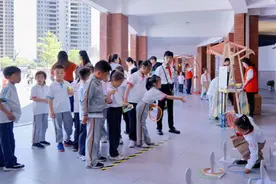 可乐、跳跳糖、巧克力都可能是毒品的伪装，这场禁毒巡讲走进上海小学校园图片