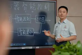 王鹏：勇攀科研高峰 把青春融入强军事业图片