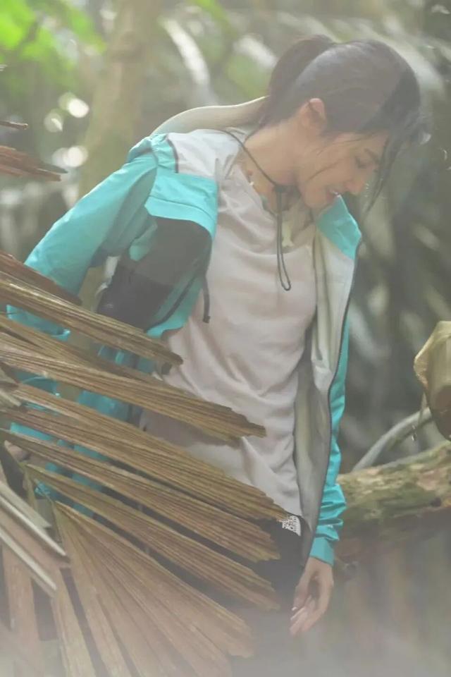 秋天的第一件外套：还得是冲锋衣