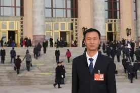 全国人大代表徐立平：加强青少年国家安全意识教育图片