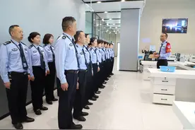 宜昌车管所“五一”假期服务“不打烊”图片