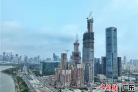 388米！深圳湾超级总部基地地标性建筑封顶图片