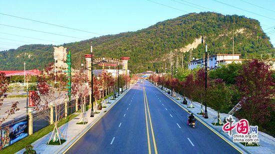 张家界武陵源：层林尽染秋意酣 赴约赏景正当时