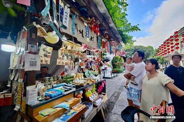 国庆临近 福州古街区游客渐多