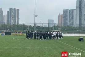 成都蓉城主帅徐正源：教练组面临“幸福的烦恼”，帕拉西奥斯因伤未报名｜封面专访图片