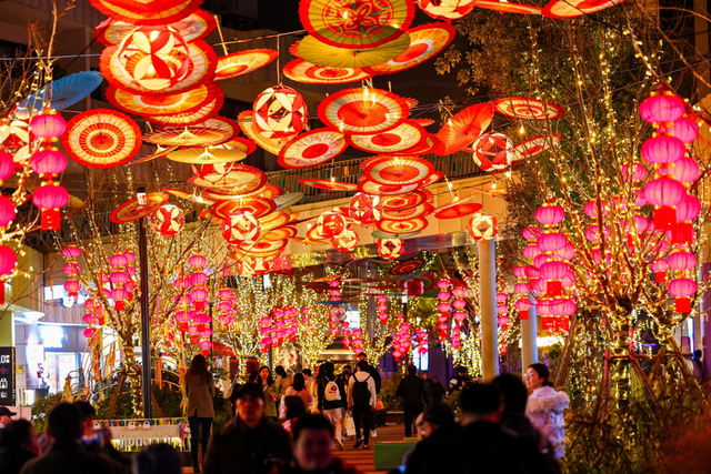 西岸梦中心开启“水岸新春季”，非遗潮玩连嗨两月