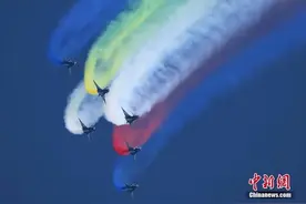 7架歼-10，直达泰国图片