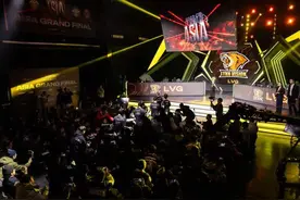 CS电竞上演年终盛宴，这是职业与民间玩家共同的舞台图片