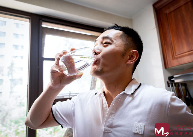 秋天的第一杯泉水