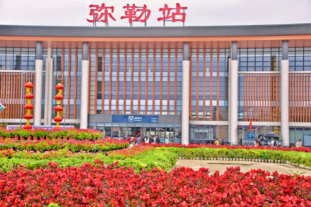 温泉润泽，云南这座小城坐拥半城湖光丨云新闻·滇地宝藏⑮