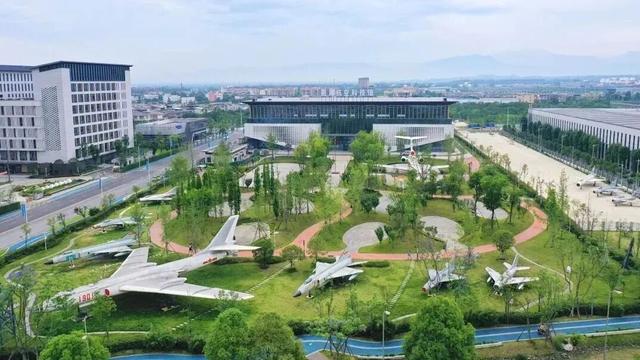 肥肠粉必须配军屯锅魁·····这对CP太好磕