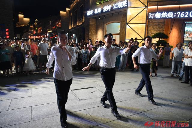 穿越时空 又见“小城故事”——洪江古商城“八月天天乐”活动见闻