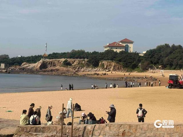 秋高气爽，青岛海边游玩正当时