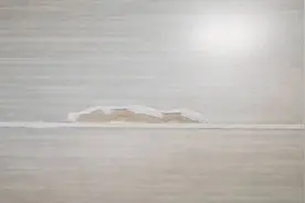 业主称新房入住半年卫生间崩瓷，澎湃介入后装修公司称上门修补图片