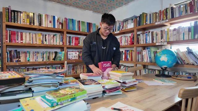 解锁云南阅读新地标丨怒江“半山花语”爱心书屋：让书香在峡谷山乡绵延