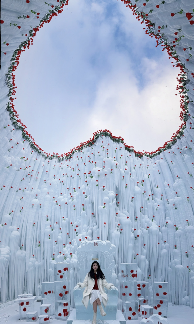 三顶价值百万的DR皇冠登陆长白山冰心岛，游客打卡体验“冰雪女王”
