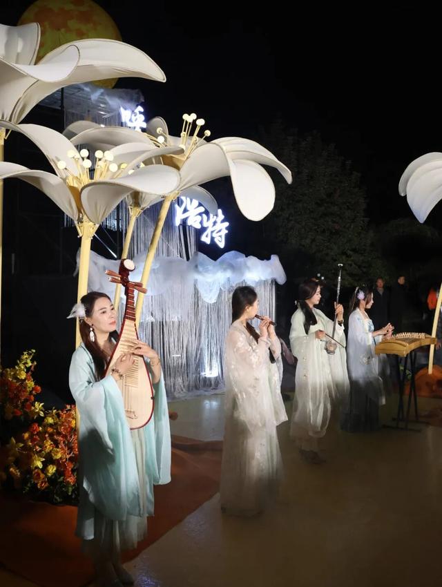 最后一天！今晚8点亲眼见证嫦娥奔月！打卡表演做游戏都在这儿了