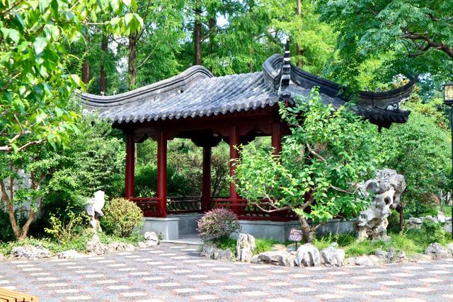 一条地铁线串起五座公园，这份 “一键直达” 的清凉攻略请收好→