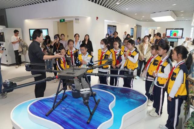 全市首个苏颂小记者团成立