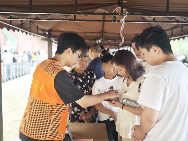 大足“双节”接待游客16.47万人次 贴心服务筑牢安全防线​