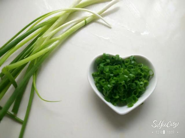 土里挖出来的“小白花”，一煮又糯又润！多吃还能预防高血压
