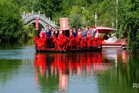 青海西宁举行浪漫七夕集体婚礼图片