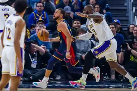 （体育）篮球——NBA常规赛：勇士不敌湖人图片