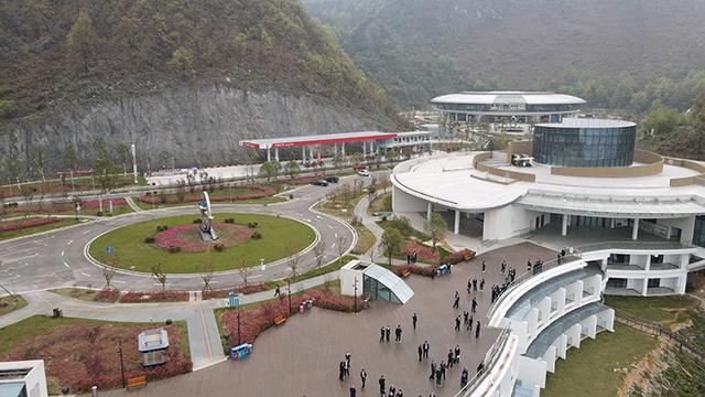 从“路过”到“留下”： 平塘“天空之桥” 开创桥旅融合全新典范