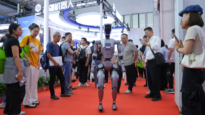 越疆DOBOT AtomⅡ人形机器人亮相，搭载多形态智能平台