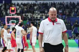 这样输，我们不甘、不懂！惨败给菲律宾队，中国男篮彻底无缘奥运图片