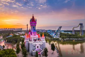 暑期夜游热度持续攀升 郑州方特多重活动打造暑期夜狂欢图片