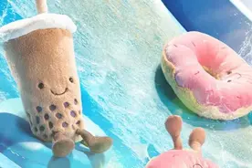 400元一个的Jellycat毛绒玩具，谁在买图片