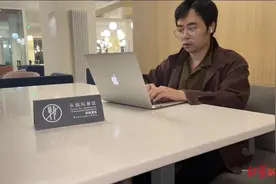 一个高校教师的“奇幻转变”：当过记者、送过外卖、摆过地摊，“书呆子”正逐渐成熟图片