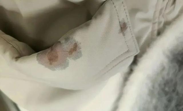 广东街头出现的这种“黑珍珠”，不要踩！