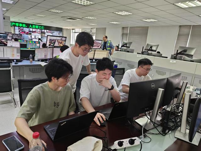 船舶配载从“拼手速”到AI算力 20年数据“喂”出更聪明的港口